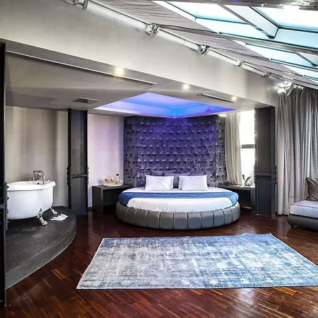 Diamond Suites, Philian And アパート